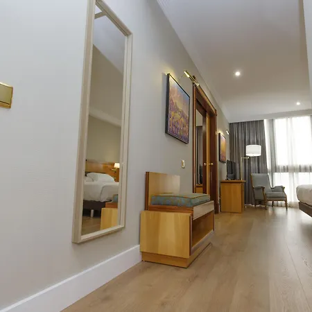 Oca Puerta Del Camino Hotel 4*