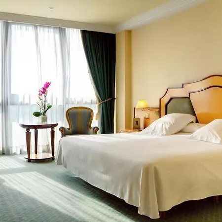 Hotel Oca Puerta Del Camino 4*
