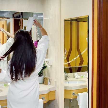 Hotel Oca Puerta Del Camino 4*